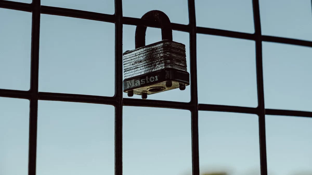 WordPress Güvenlik Eklentileri: Wordfence vs Sucuri