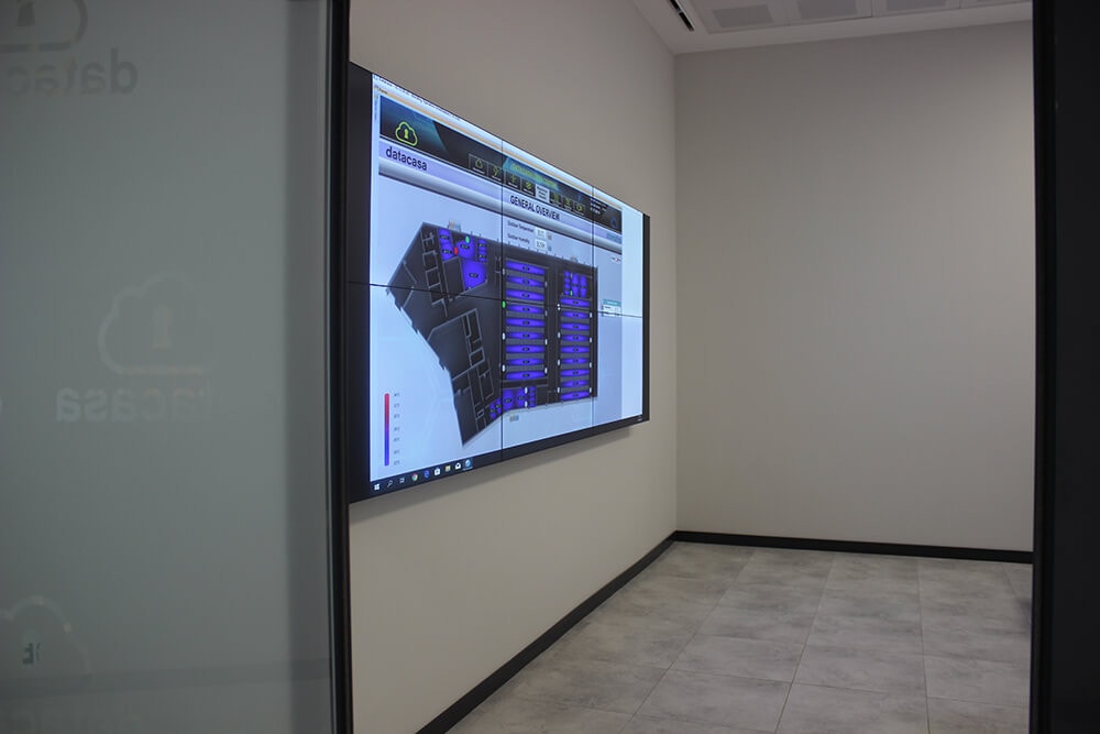 DataCasa İstanbul Başakşehir Tier III veri merkezi — DCIM canlı izleme ekranı