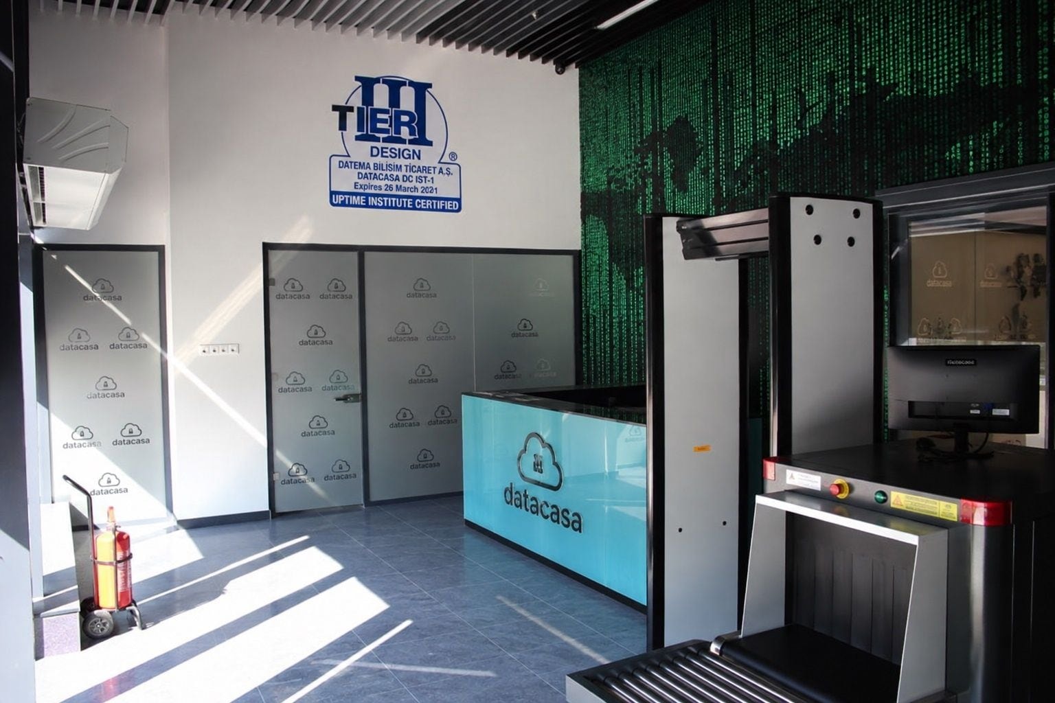 DataCasa İstanbul Başakşehir Tier III veri merkezi — Resepsiyon ve Uptime Institute Tier III sertifikası